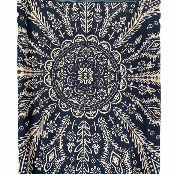 Venus small, long slitted skirt. - Picture 2 of 6